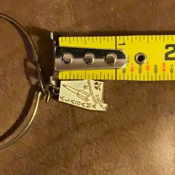 Older Alabama Map Charm Gold-Tone & White Enamel On Gold-Tone Bracelet - Picture 8 of 8